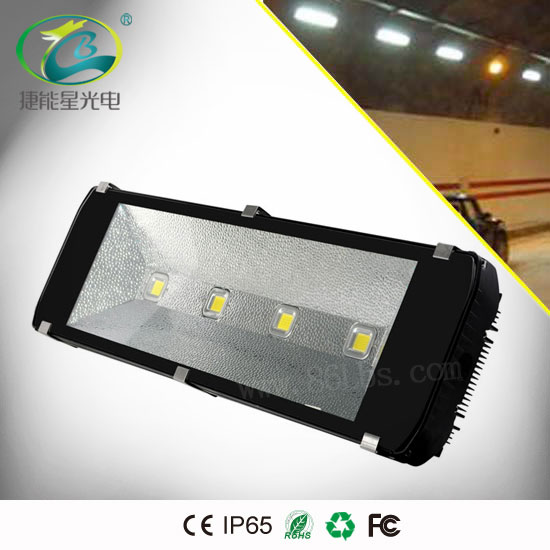 LED隧道燈適用于場館、冶金、廠區、工程施工等